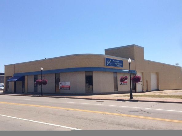 627 W 2nd St, Davenport, IA 52801